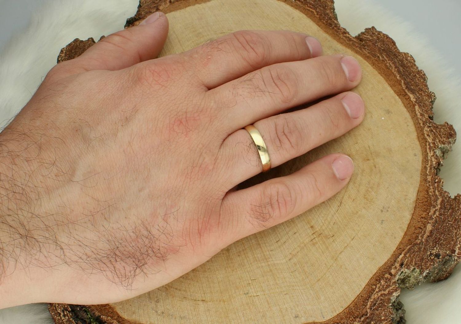 Obrączka Półokrągła soczewkowa 585 DIAMENT.jpg